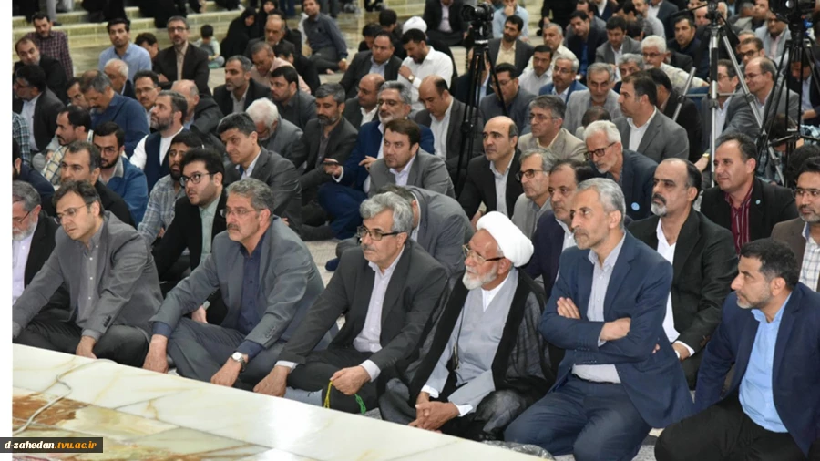 در آستانه سی و ششمین سالگرد رحلت جانگداز رهبر کبیر انقلاب(ره) صورت گرفت؛ تجدید میثاق دانشگاهیان دانشگاه ملی مهارت با آرمان‌های امام خمینی (ره) و تجدید بیعت با رهبر معظم انقلاب 4
در آستانه سی و ششمین سالگرد رحلت جانگداز رهبر کبیر انقلاب(ره) صورت گرفت؛ تجد
